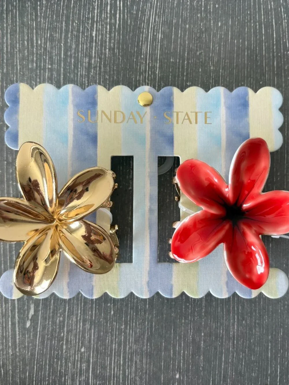NWT - Sunday State Metal Hair Claw Clips -Set of 2- Gold and Mauve/Red Plumeria
